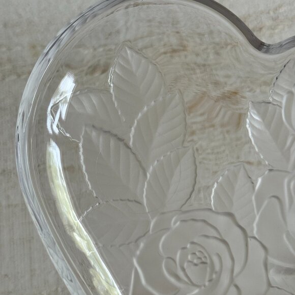 Vintage Clear Glass Heart Shaped Trinket Dish with Embossed Flower Design - Picture 4 of 9